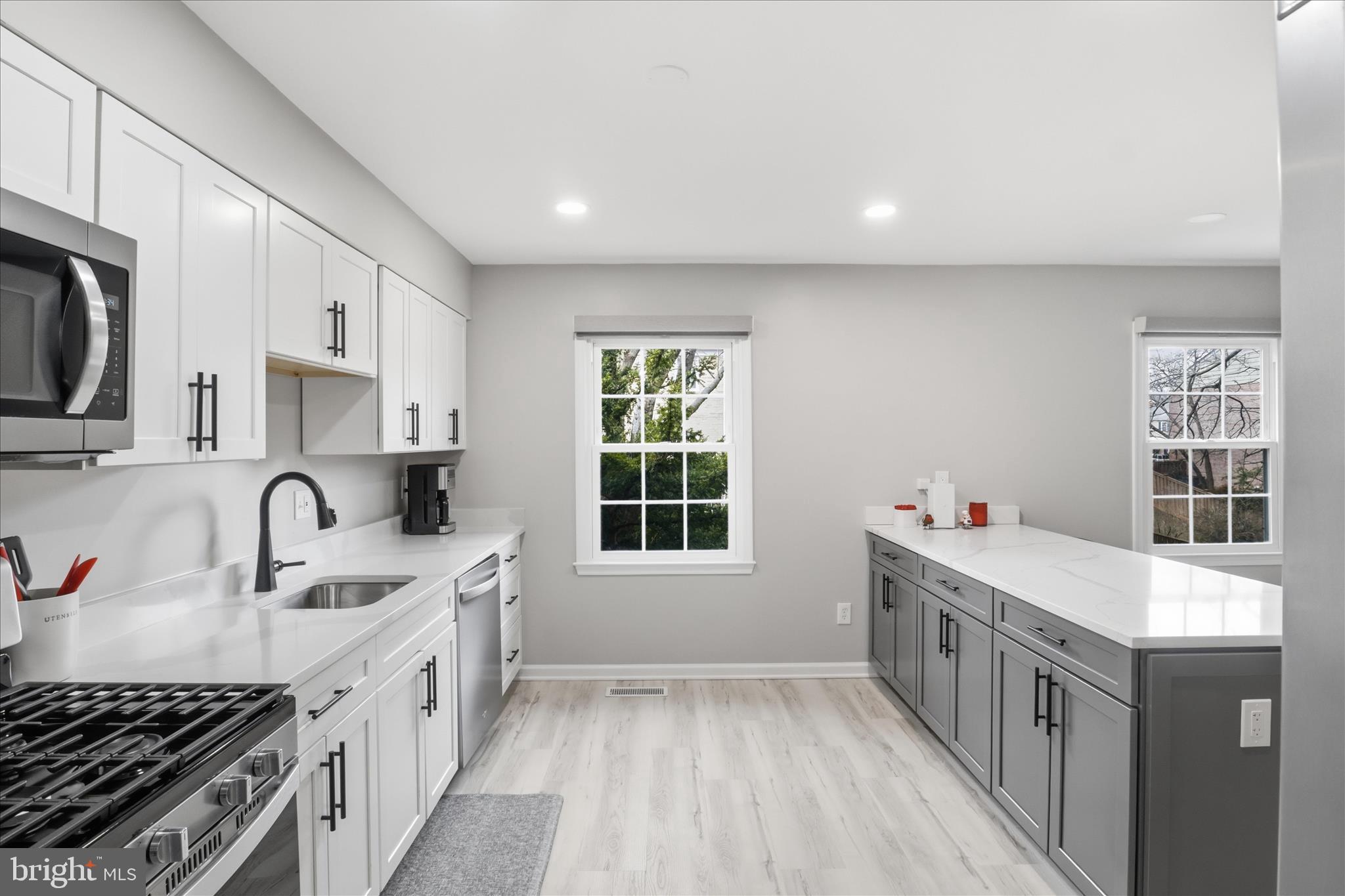 LAKE BRADDOCK - Residential