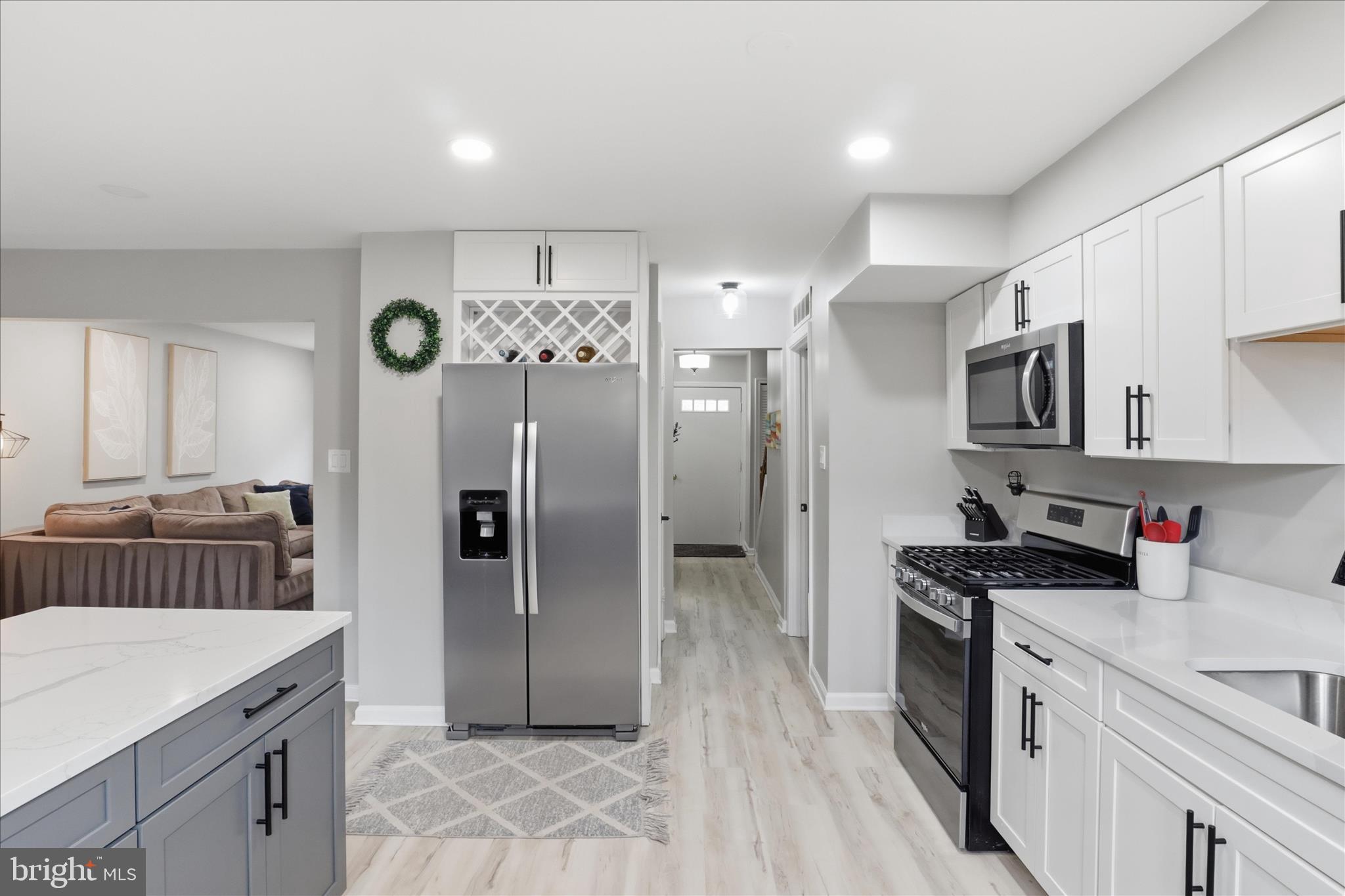 LAKE BRADDOCK - Residential