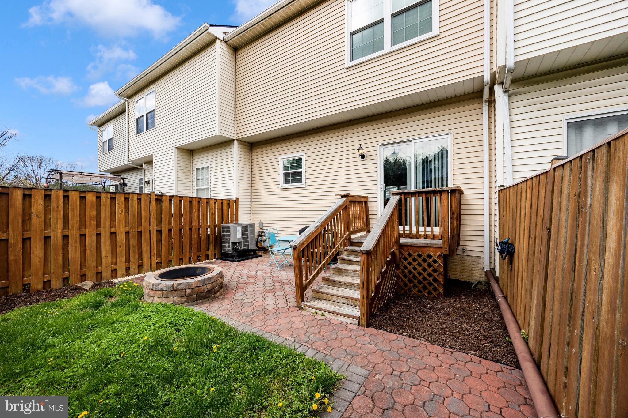 SPRING RIDGE - Residential