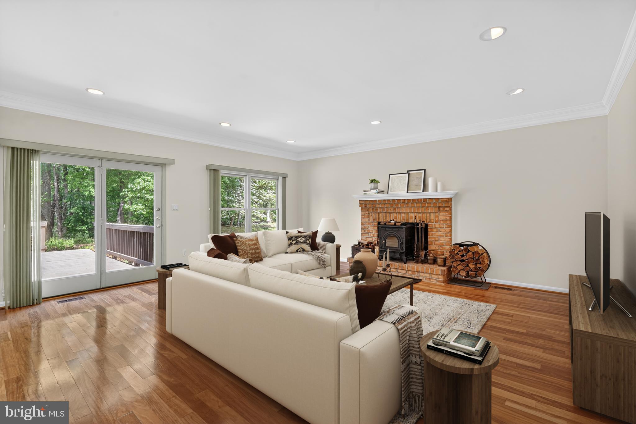 SHERWOOD FOREST MANOR - Residential