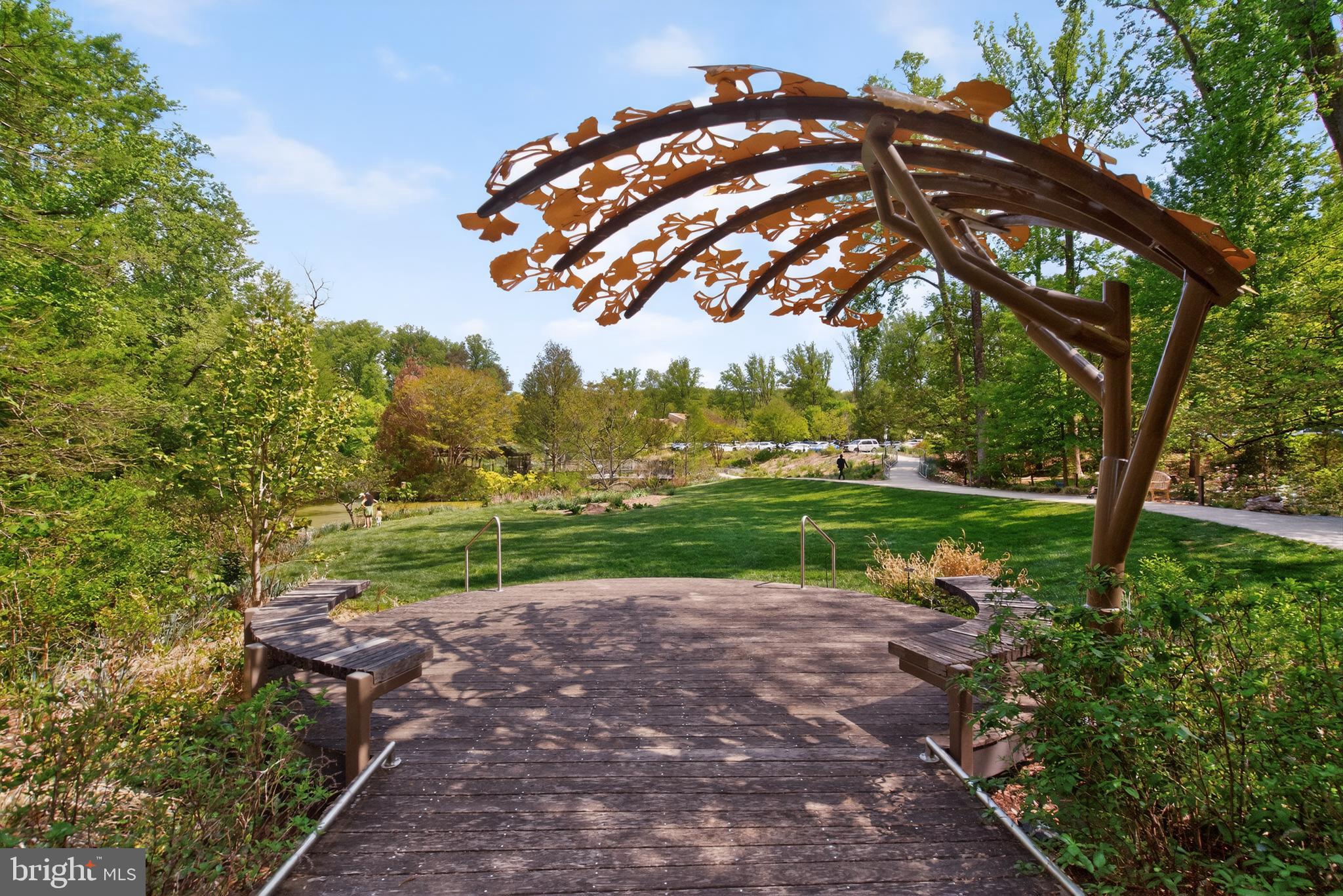 SHERWOOD FOREST MANOR - Residential