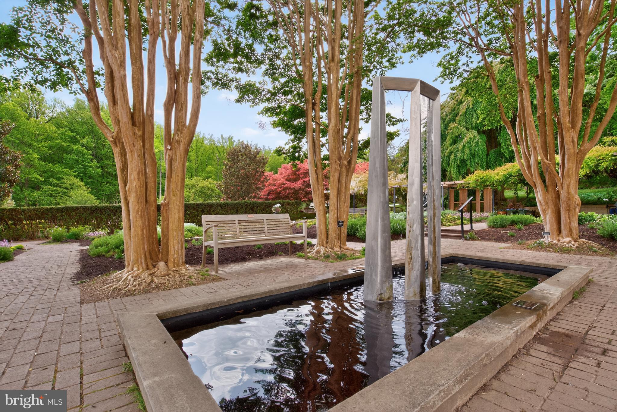SHERWOOD FOREST MANOR - Residential