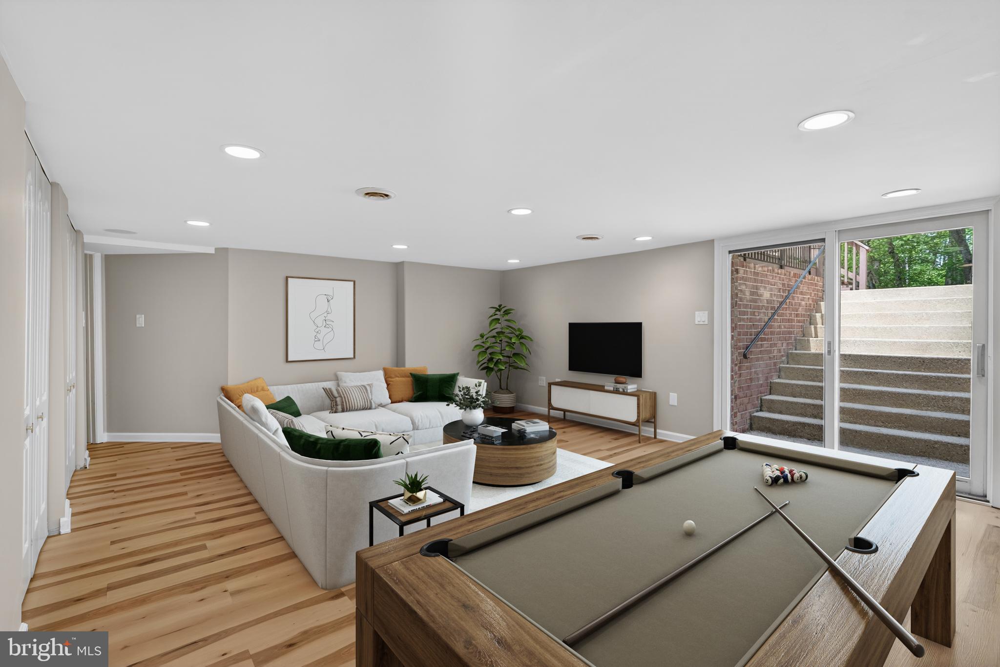 SHERWOOD FOREST MANOR - Residential