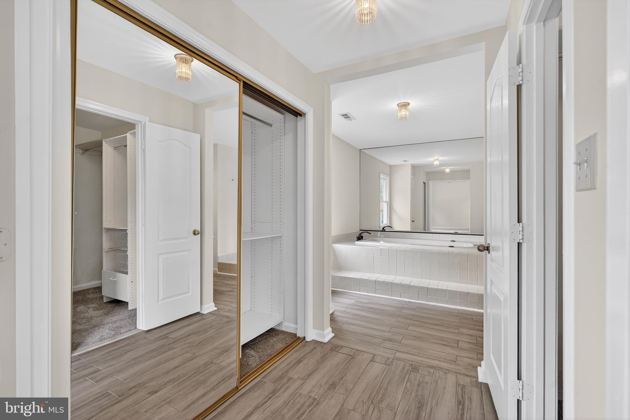SHERWOOD FOREST MANOR - Residential