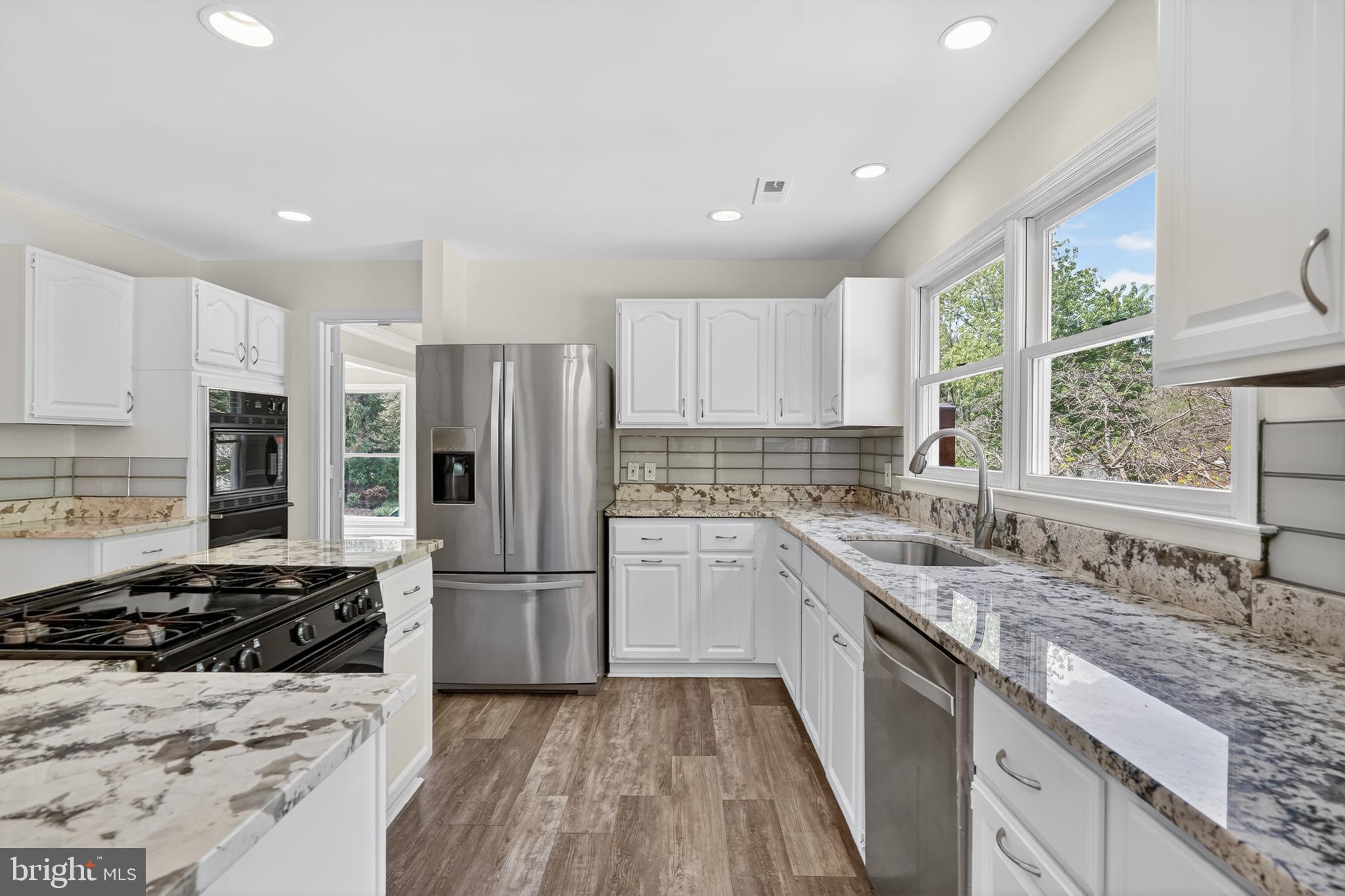 SHERWOOD FOREST MANOR - Residential
