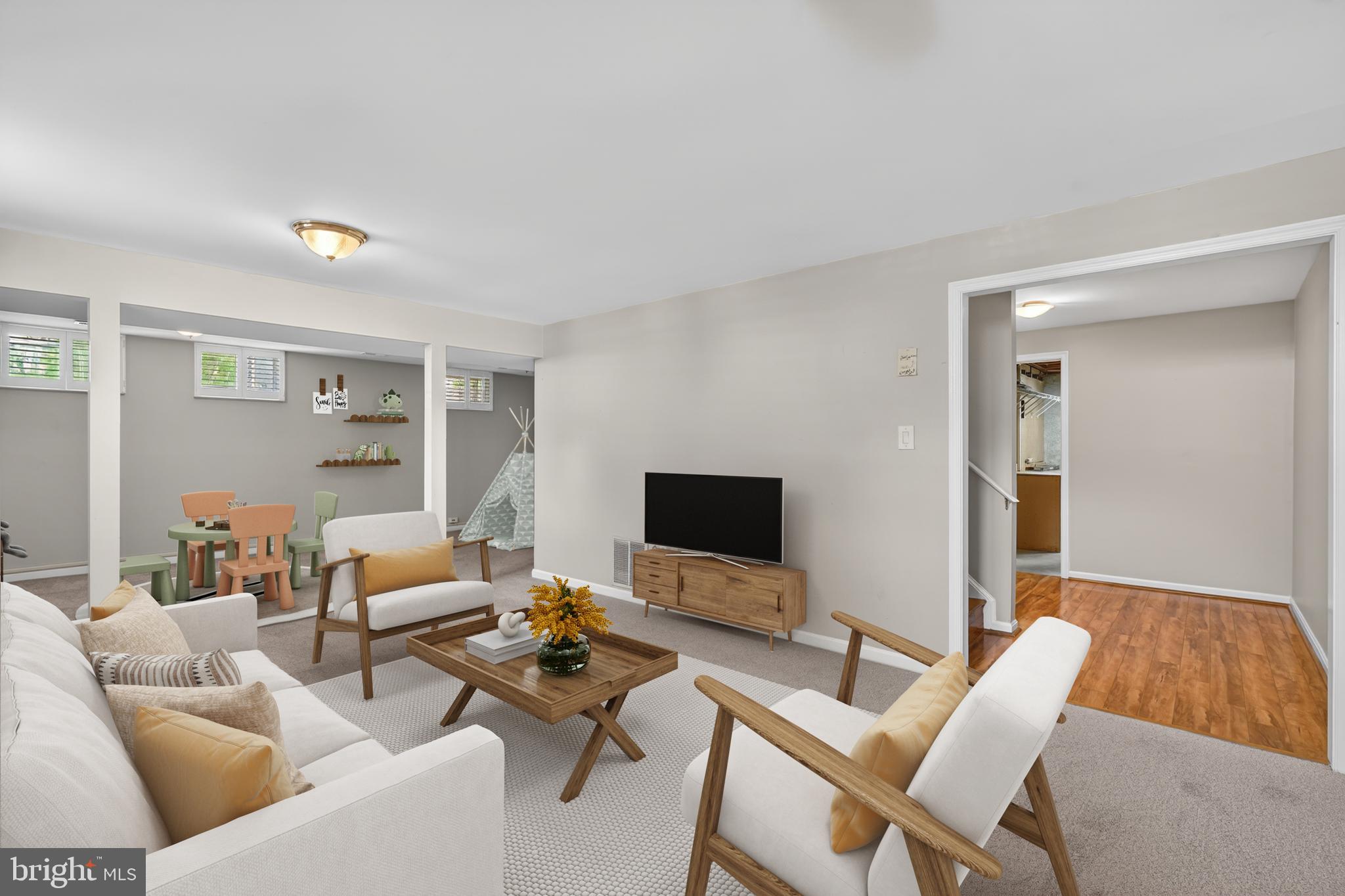 SHERWOOD FOREST MANOR - Residential