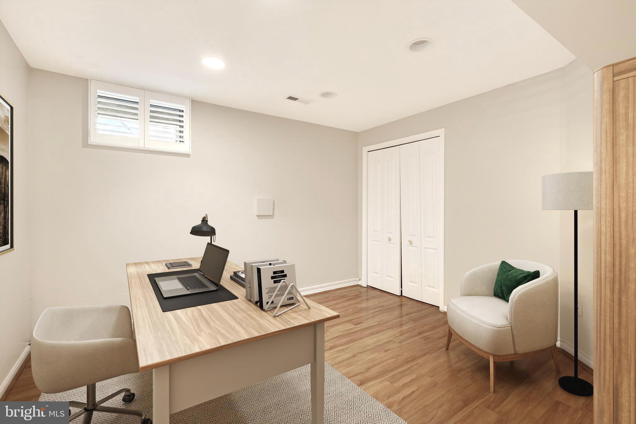 SHERWOOD FOREST MANOR - Residential