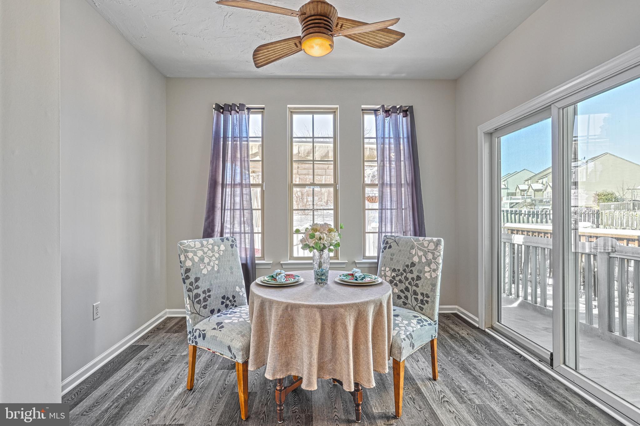 COLONIAL HILLS - Residential