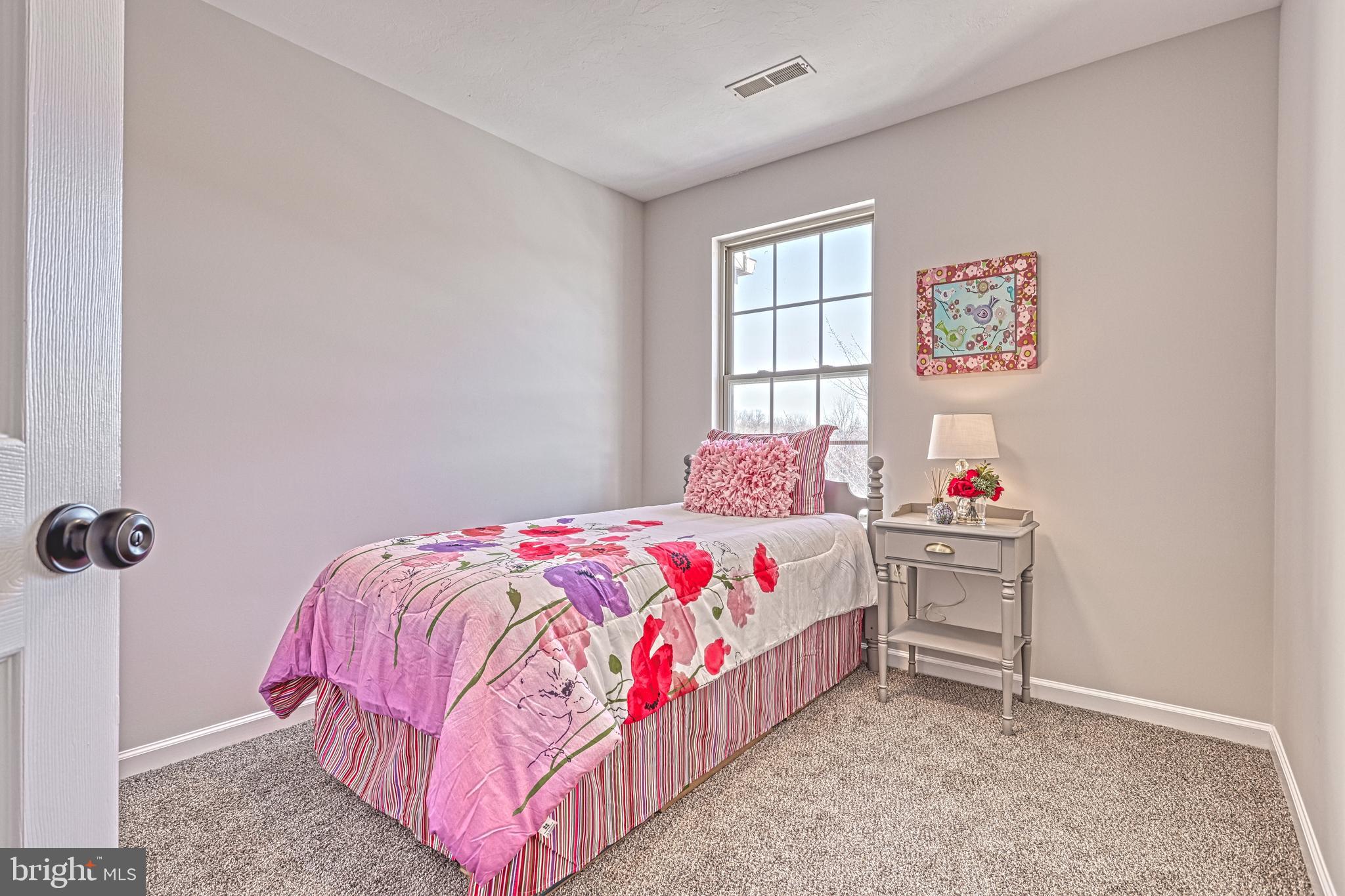 COLONIAL HILLS - Residential