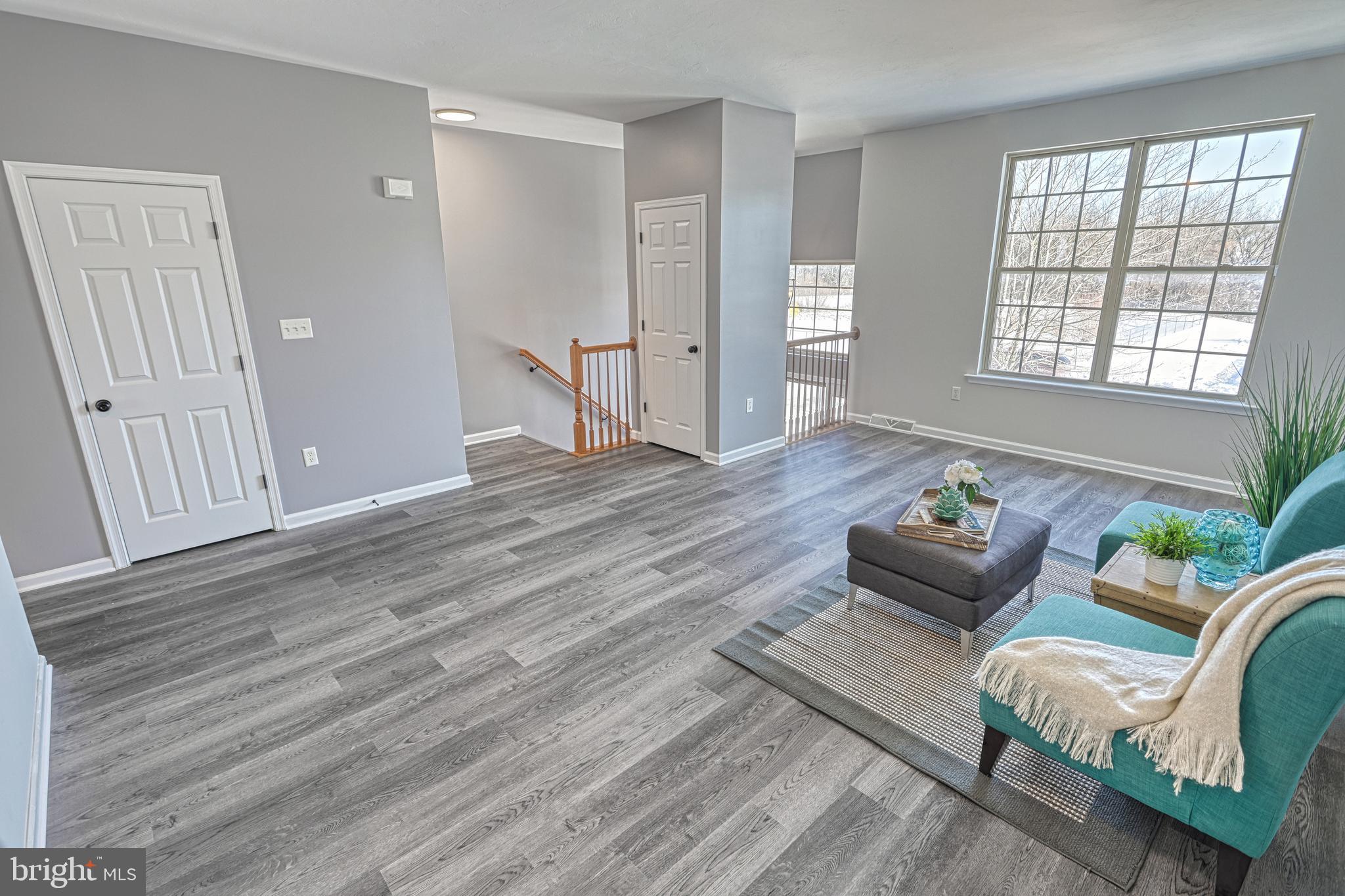 COLONIAL HILLS - Residential