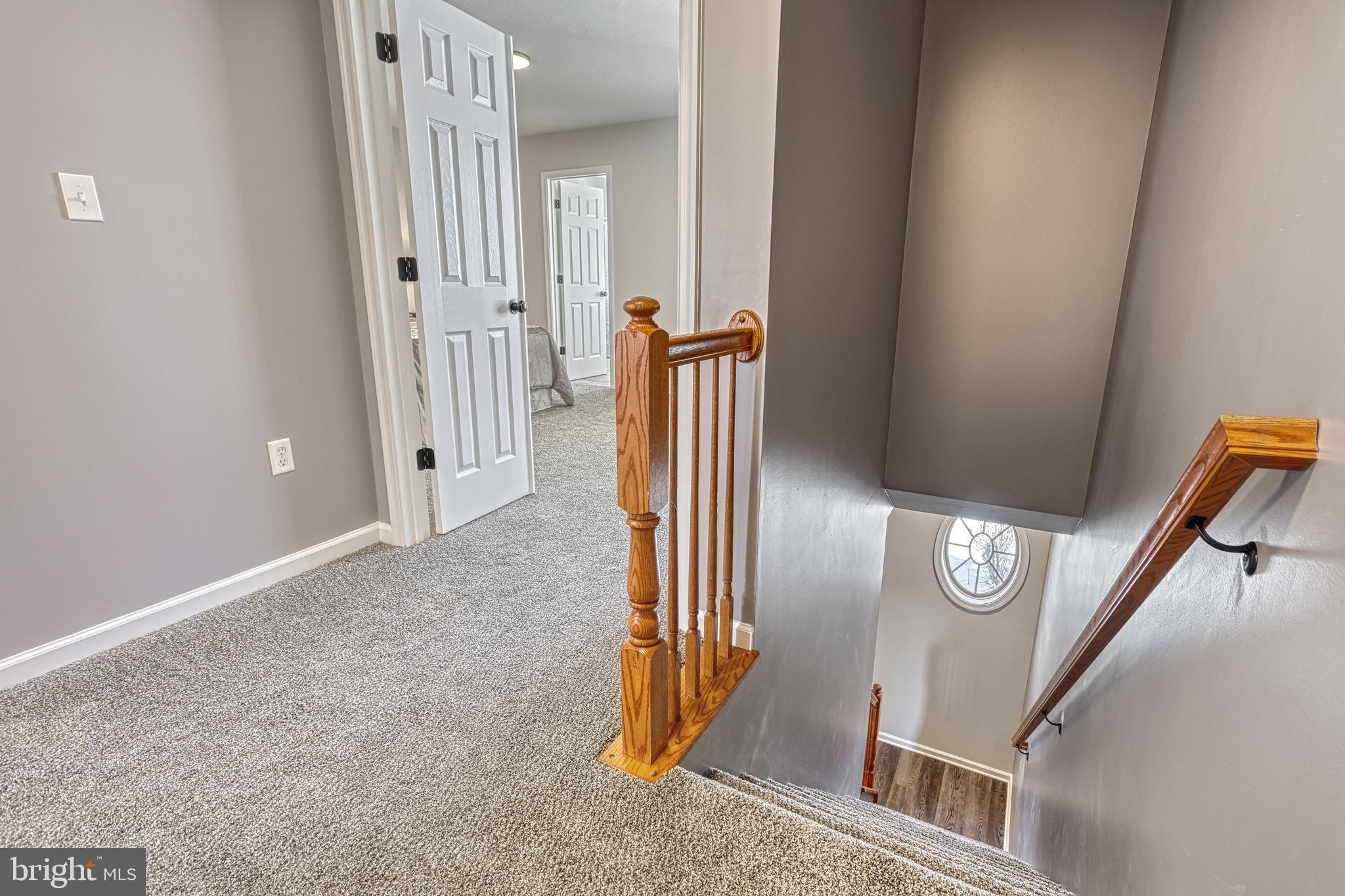 COLONIAL HILLS - Residential