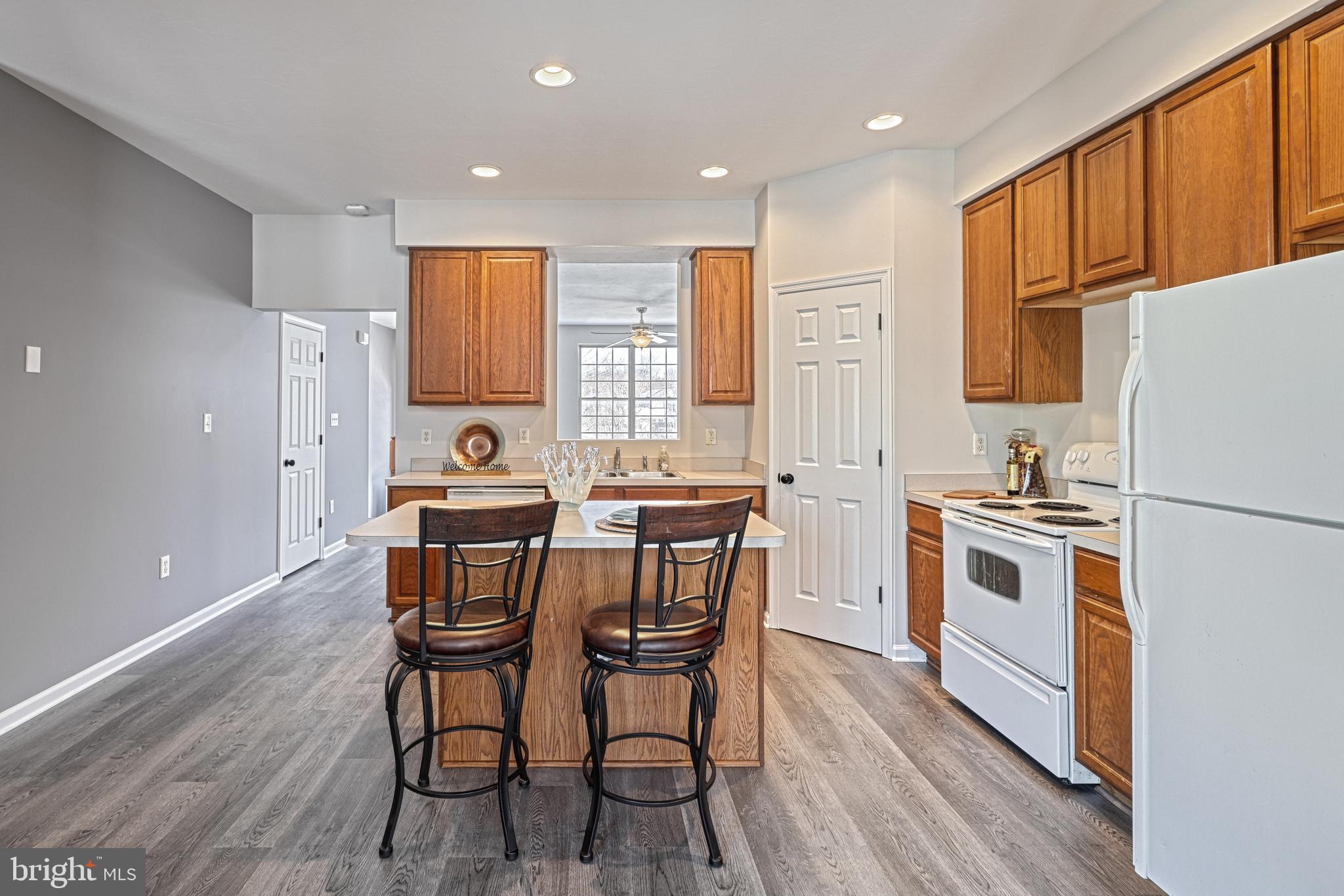 COLONIAL HILLS - Residential