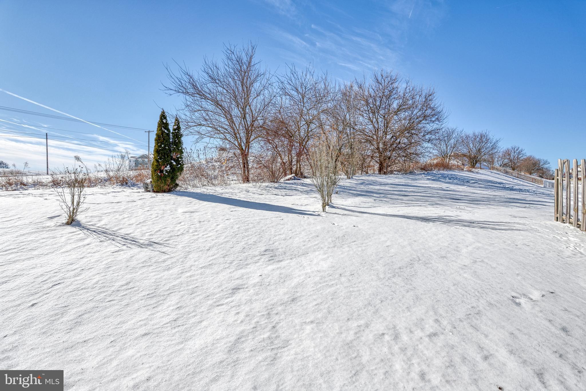 COLONIAL HILLS - Residential