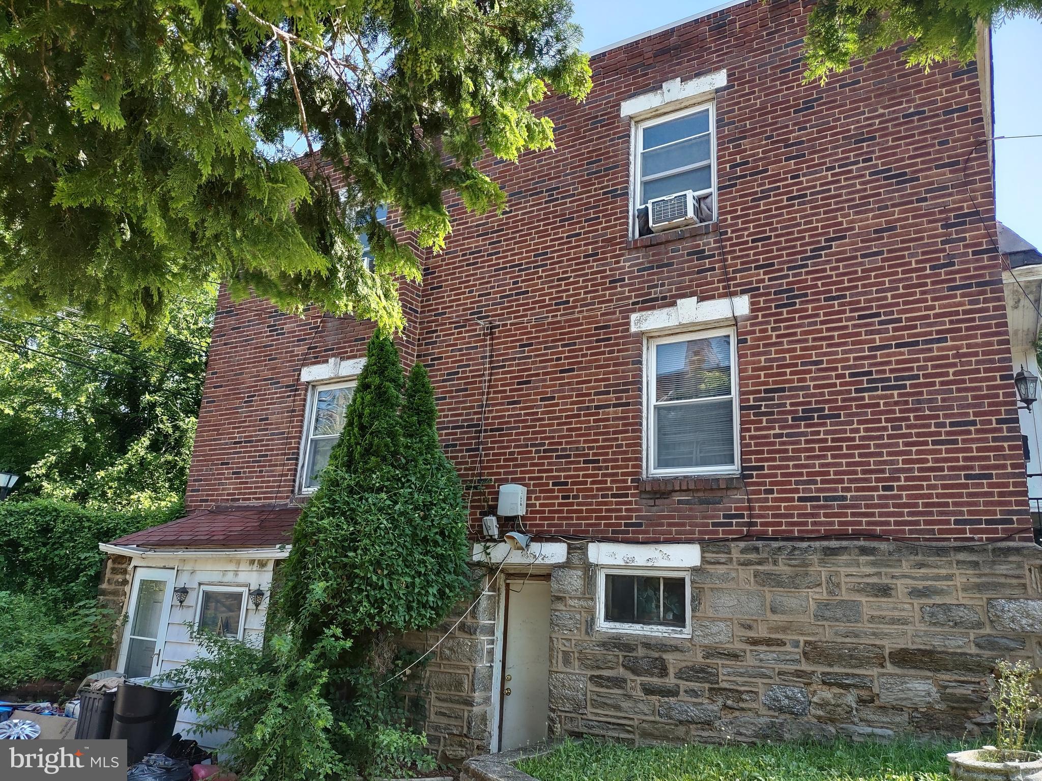 325 W MANHEIM STREET