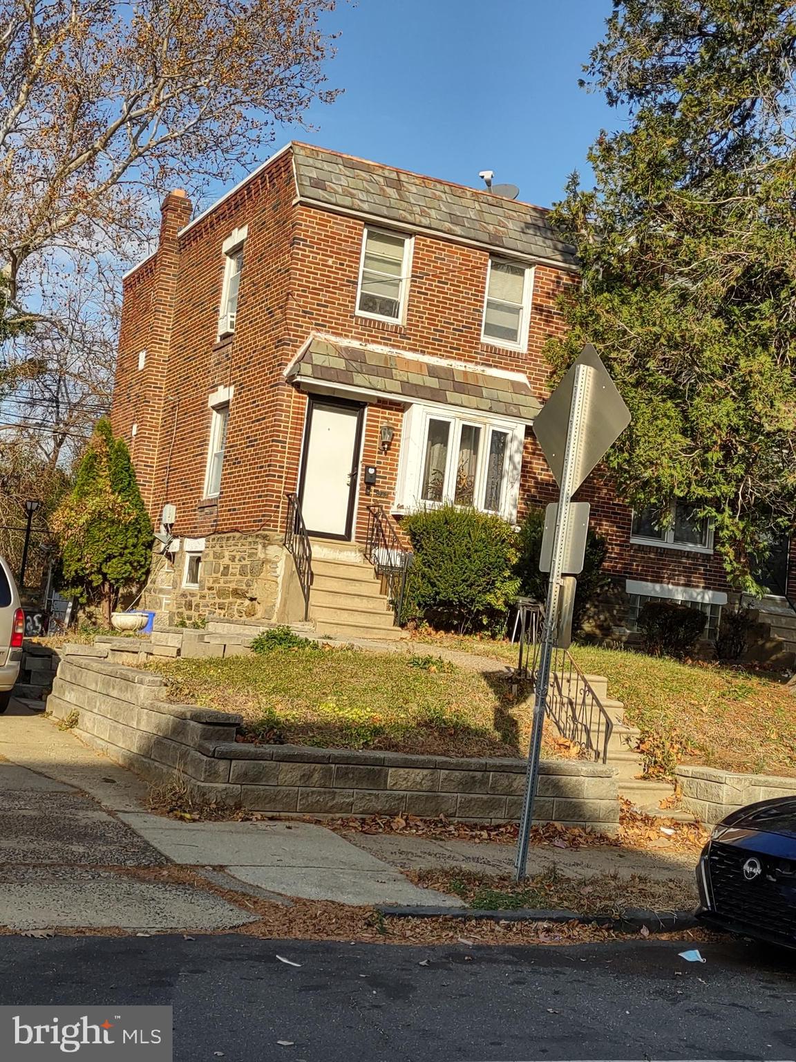 325 W MANHEIM STREET