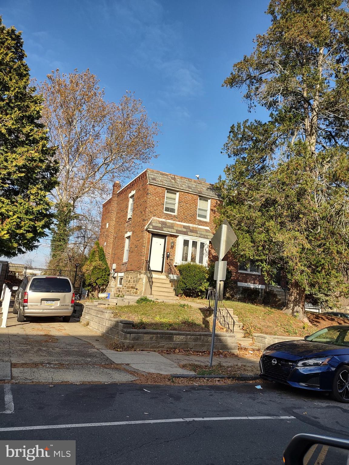 325 W MANHEIM STREET