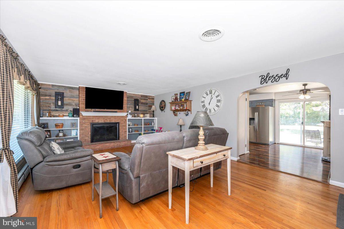 CLOVERTON - Residential