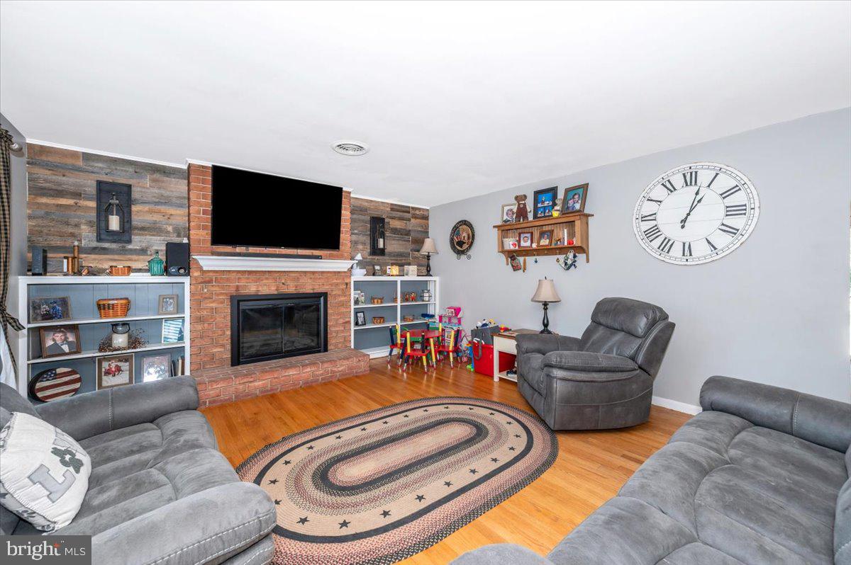 CLOVERTON - Residential