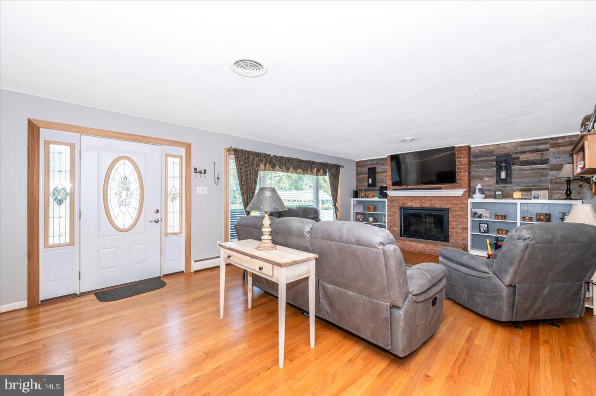 CLOVERTON - Residential