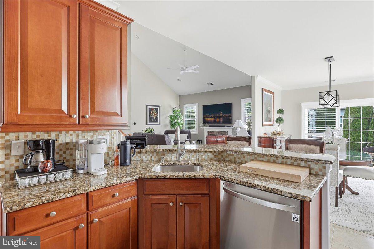 904 SWEET BRIAR CIRCLE