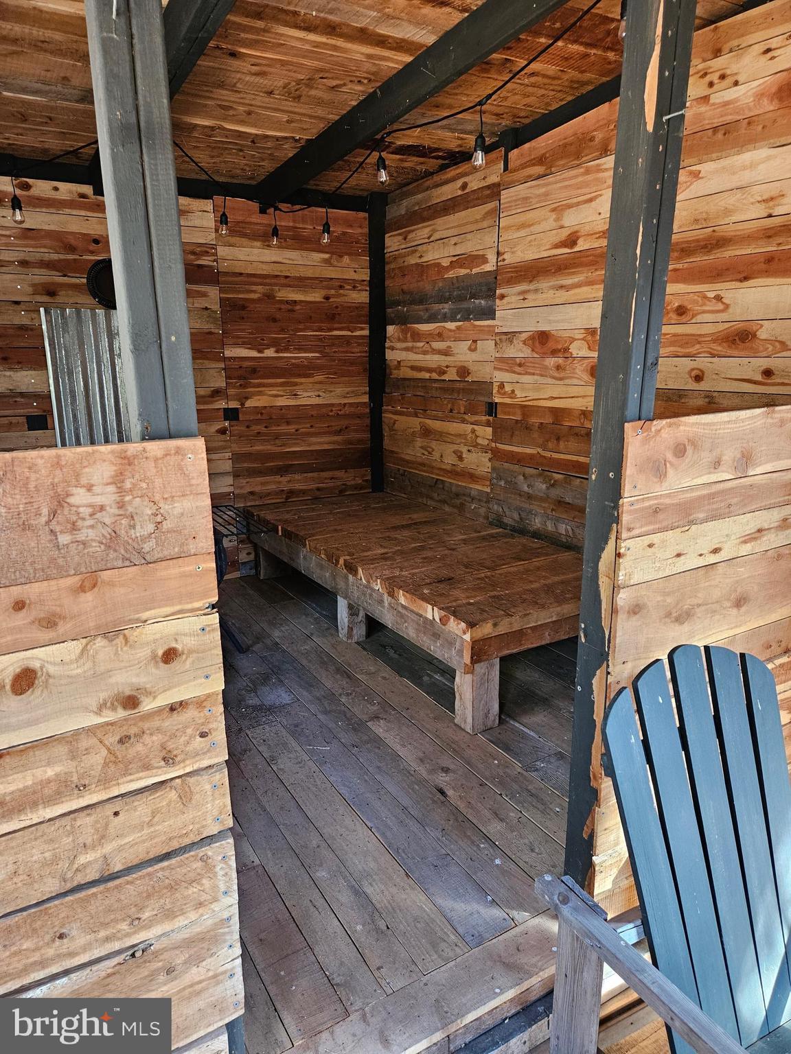 MOUNTAIN VIEW - Land