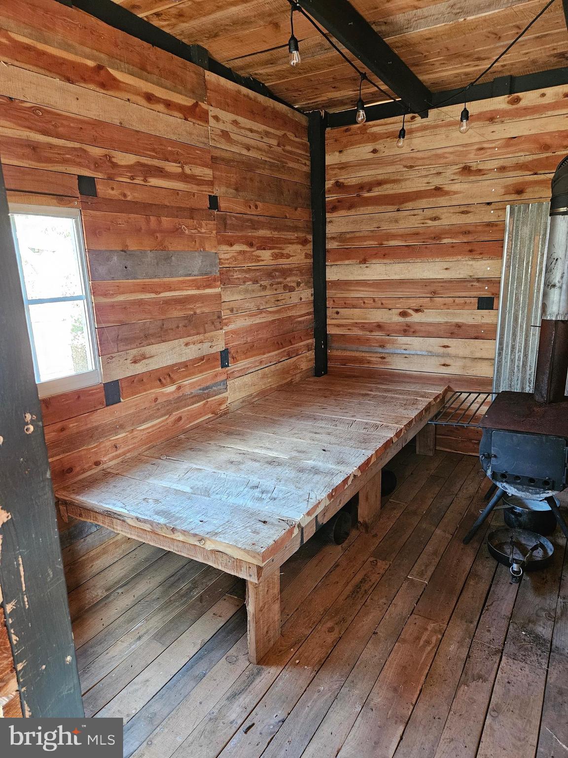 MOUNTAIN VIEW - Land