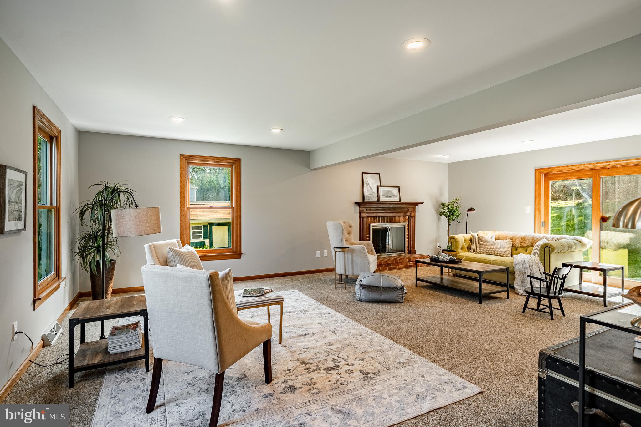 1512 PENNSBURY DRIVE