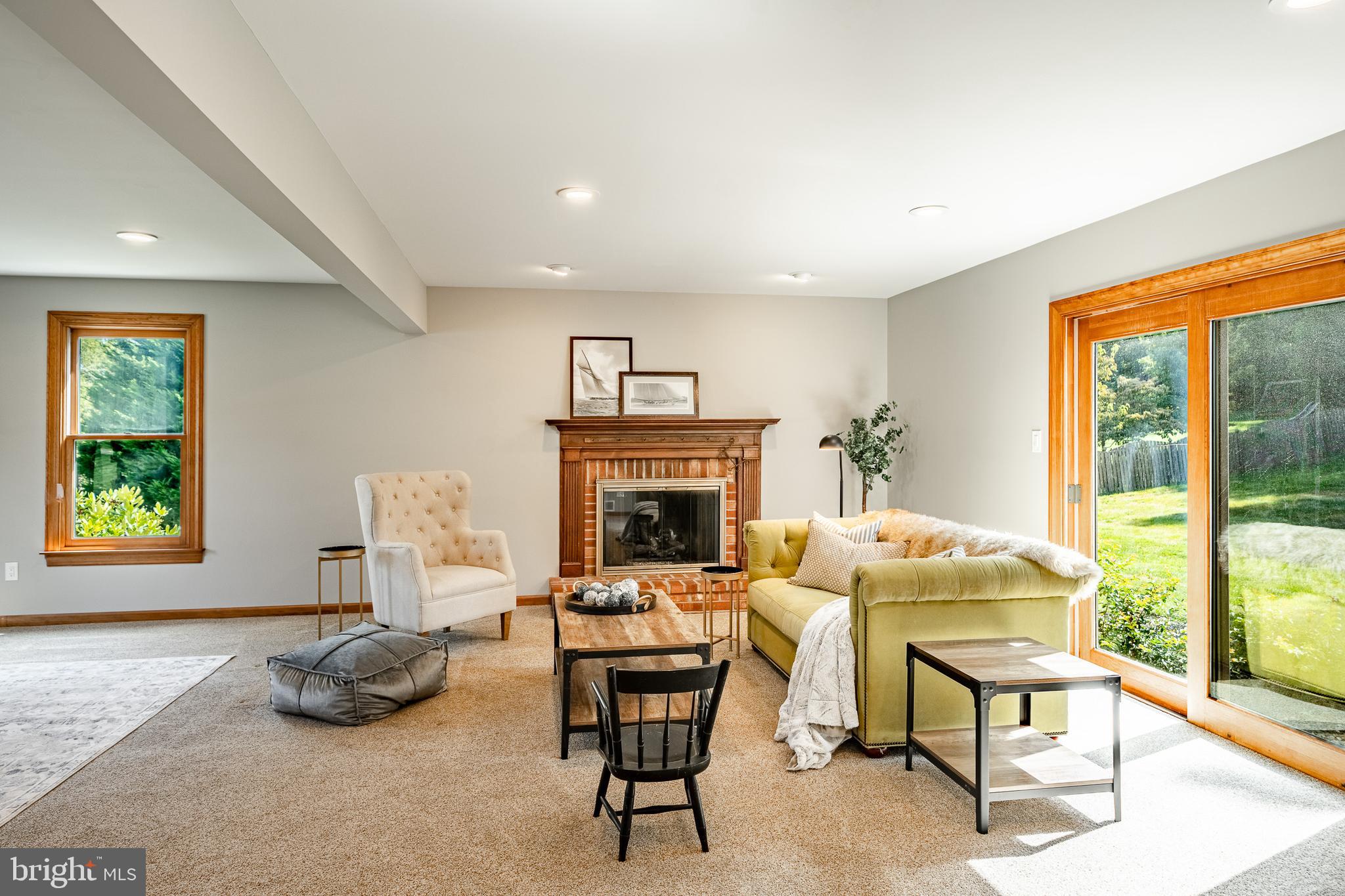 1512 PENNSBURY DRIVE