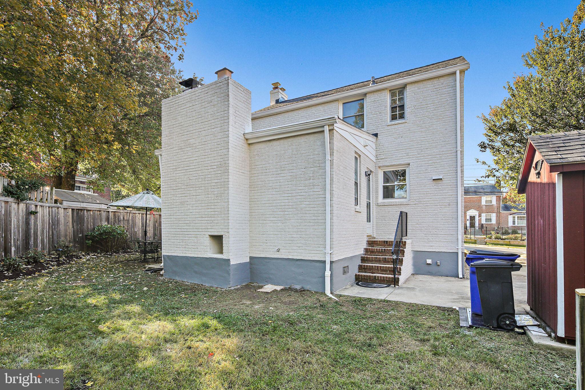 WHEATON  HILLS - Residential