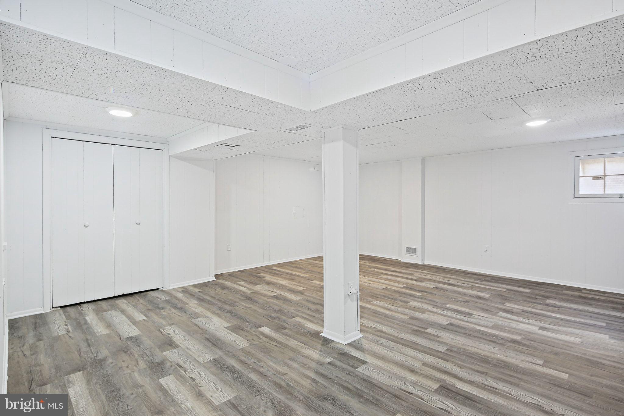 WHEATON  HILLS - Residential