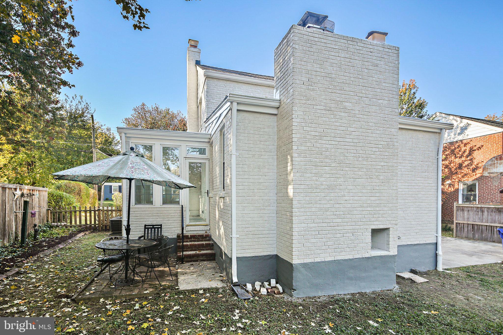 WHEATON  HILLS - Residential