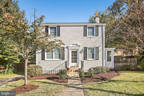 Photo of 2603 Arcola Avenue, SILVER SPRING, MD 20902 (MLS # MDMC2204878) Photo of 2603 Arcola Avenue, SILVER SPRING, MD 20902 (MLS # MDMC2204878)