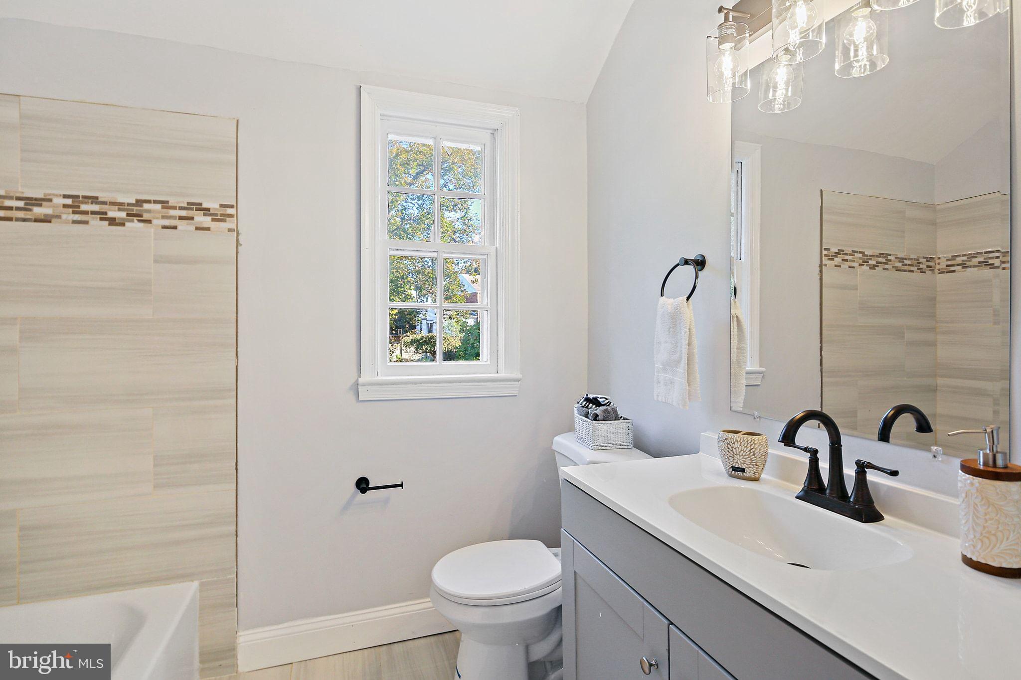 WHEATON  HILLS - Residential