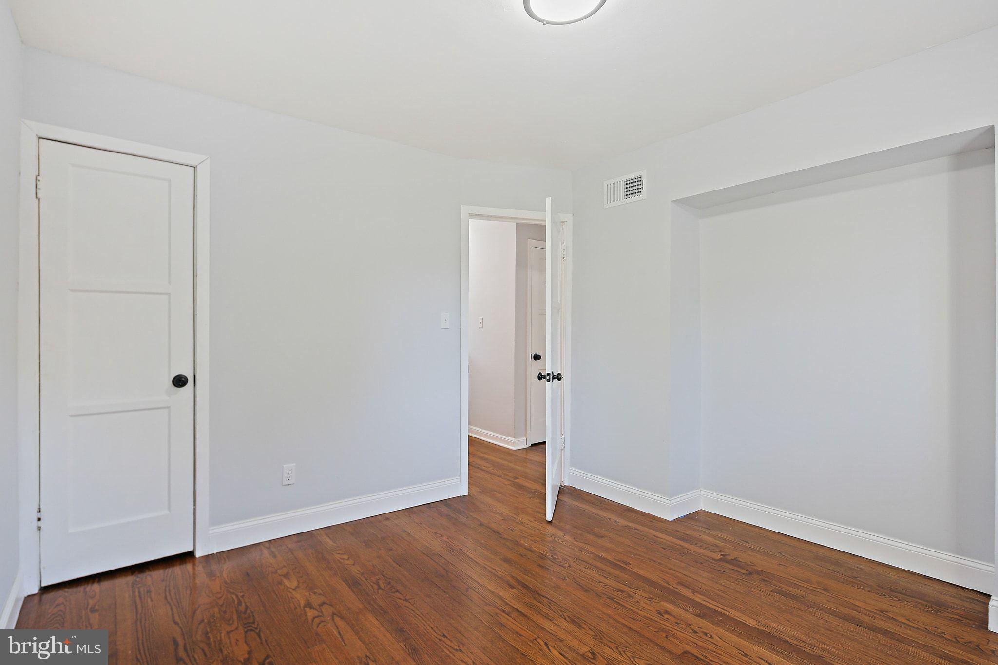 WHEATON  HILLS - Residential