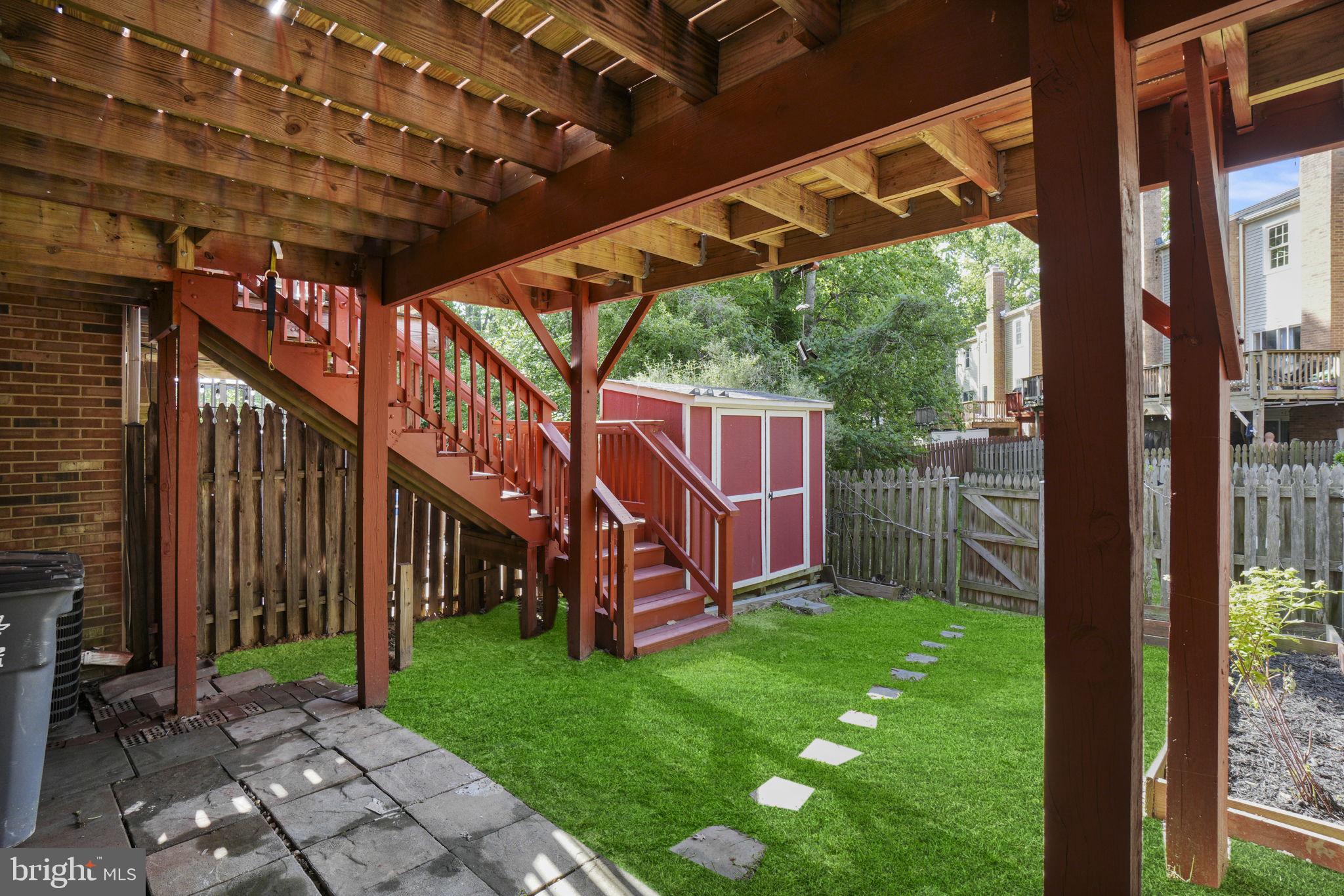 LAKE RIDGE - Residential