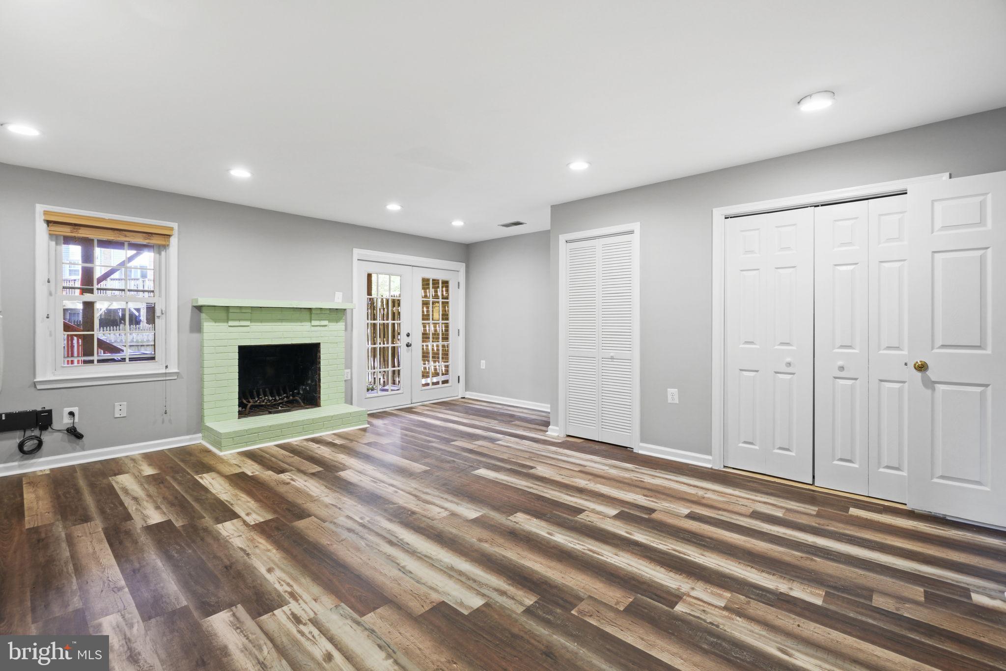 LAKE RIDGE - Residential