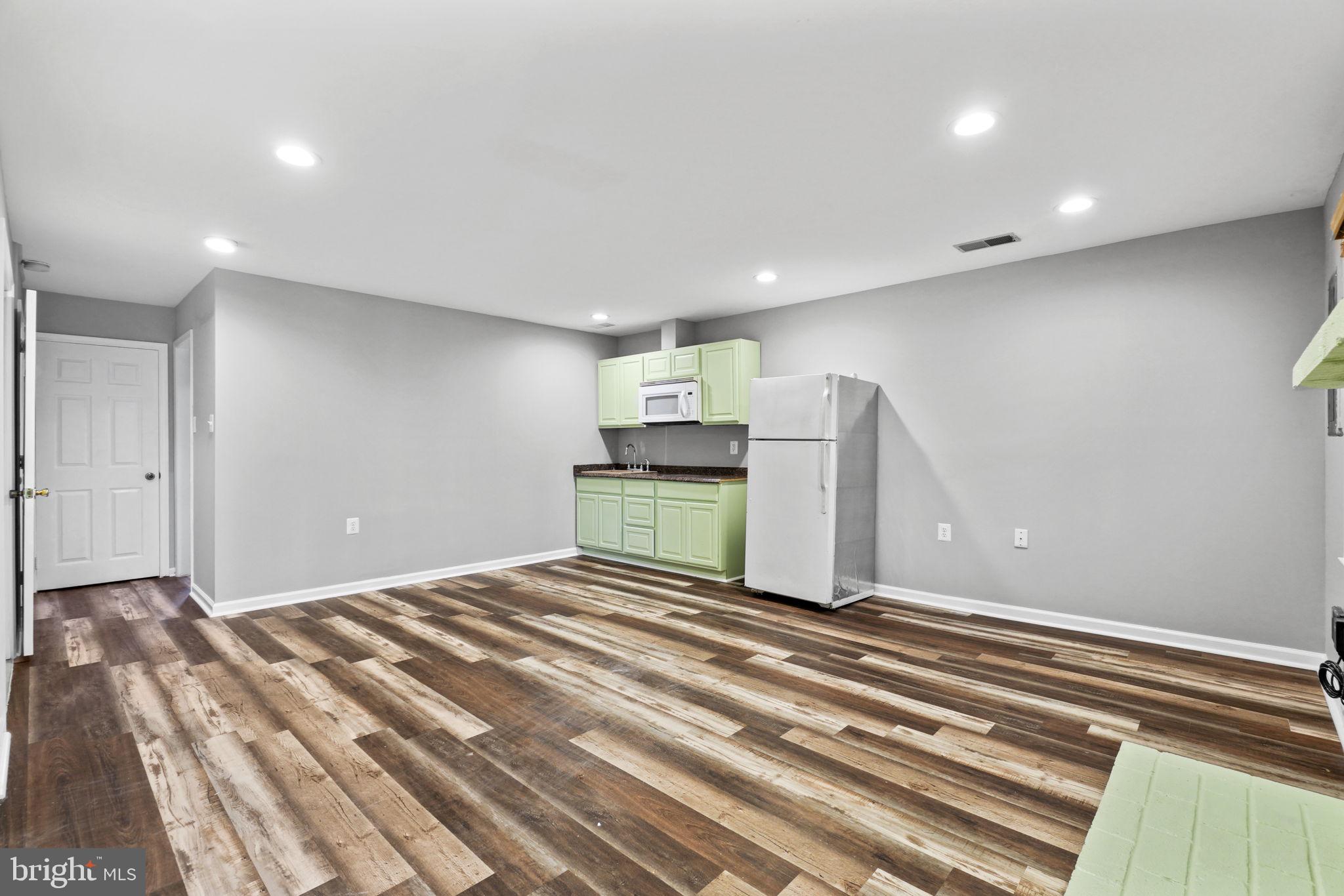 LAKE RIDGE - Residential