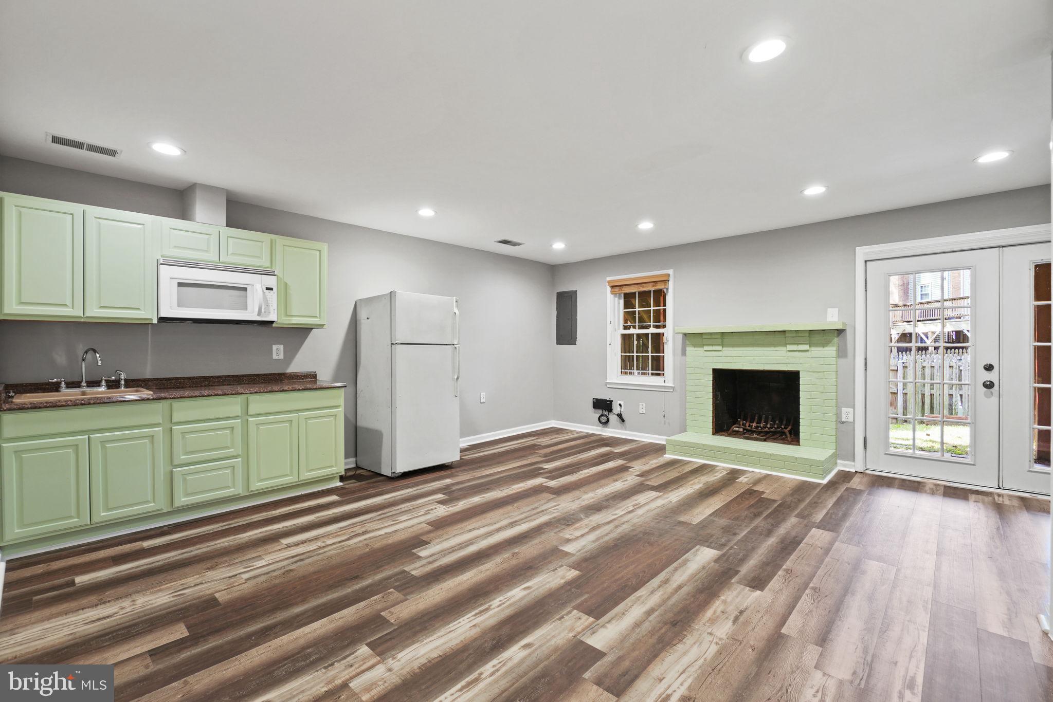 LAKE RIDGE - Residential