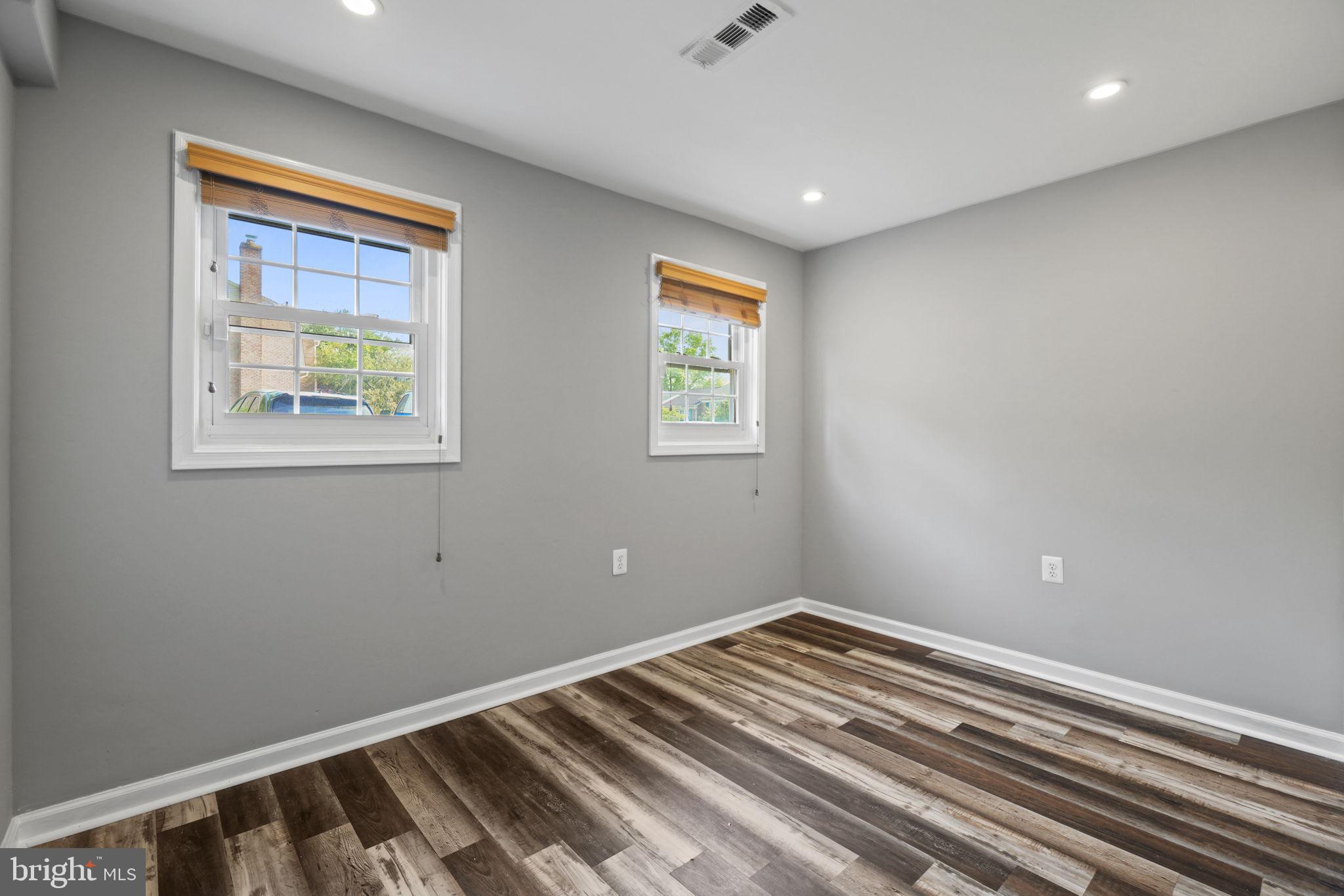 LAKE RIDGE - Residential