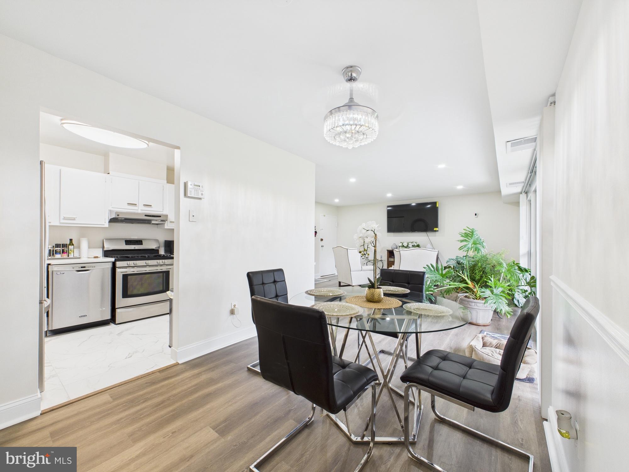 HUNTCREST CONDOMINIUM - Residential