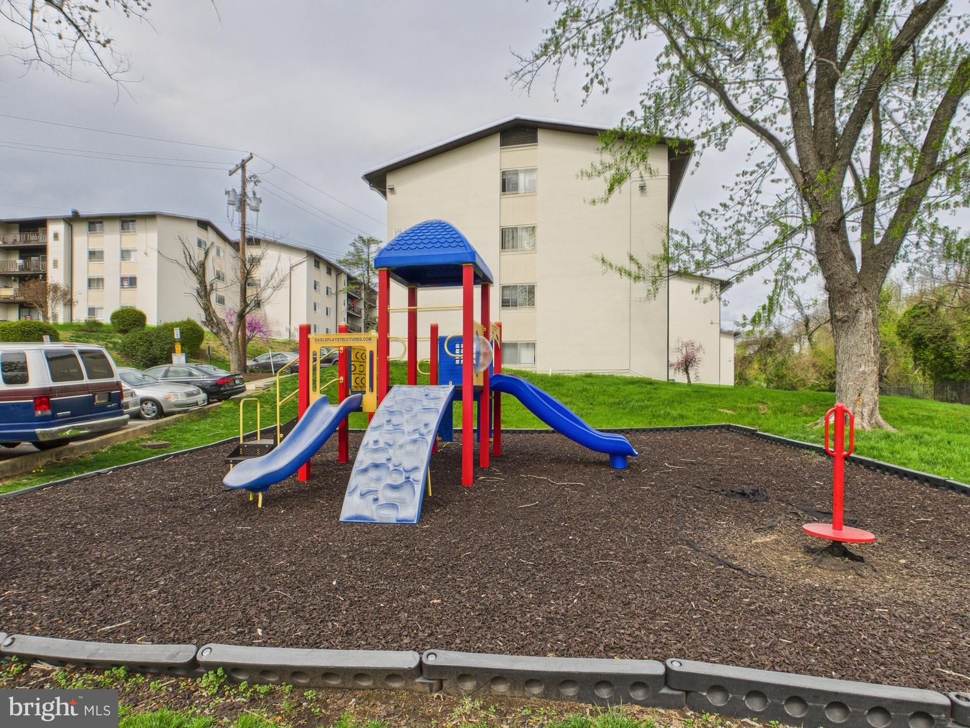 HUNTCREST CONDOMINIUM - Residential