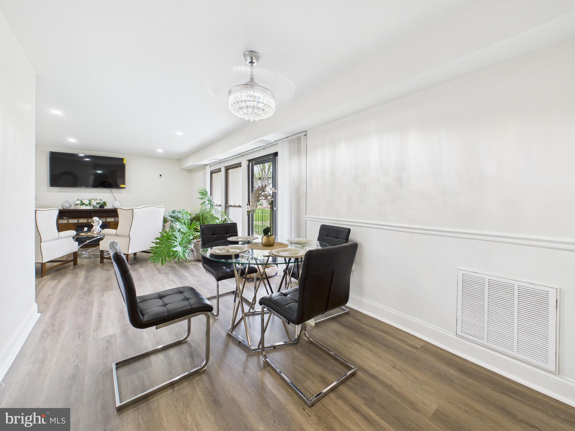 HUNTCREST CONDOMINIUM - Residential