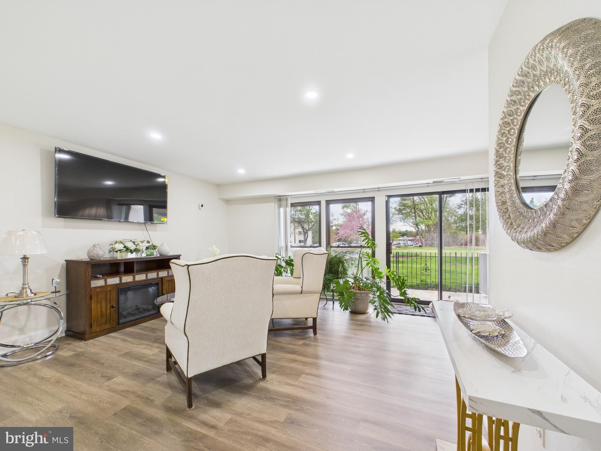 HUNTCREST CONDOMINIUM - Residential