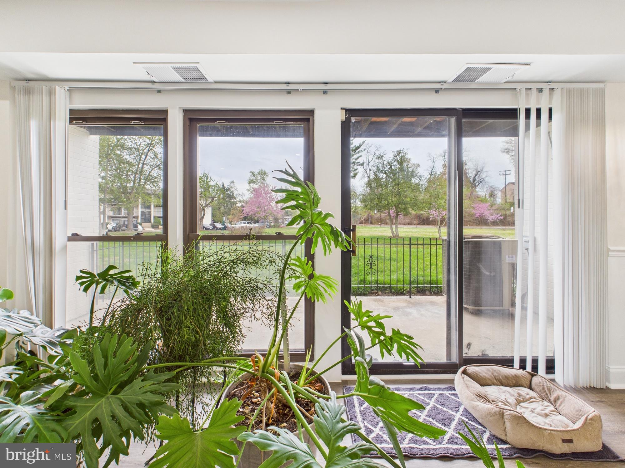 HUNTCREST CONDOMINIUM - Residential