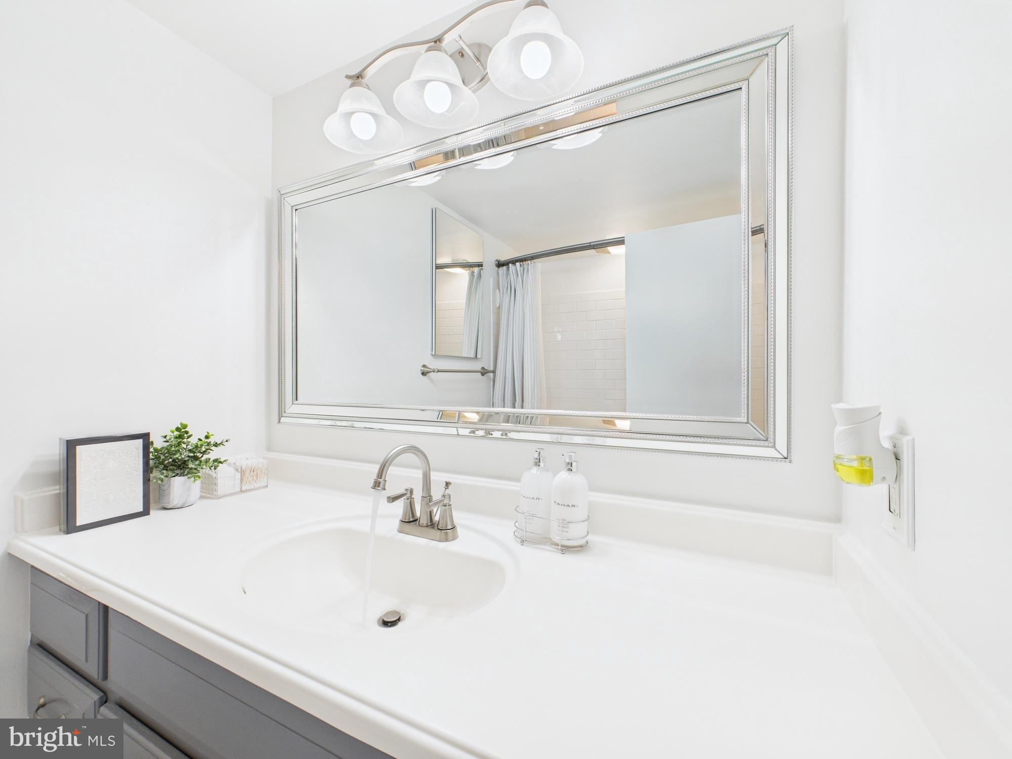 HUNTCREST CONDOMINIUM - Residential