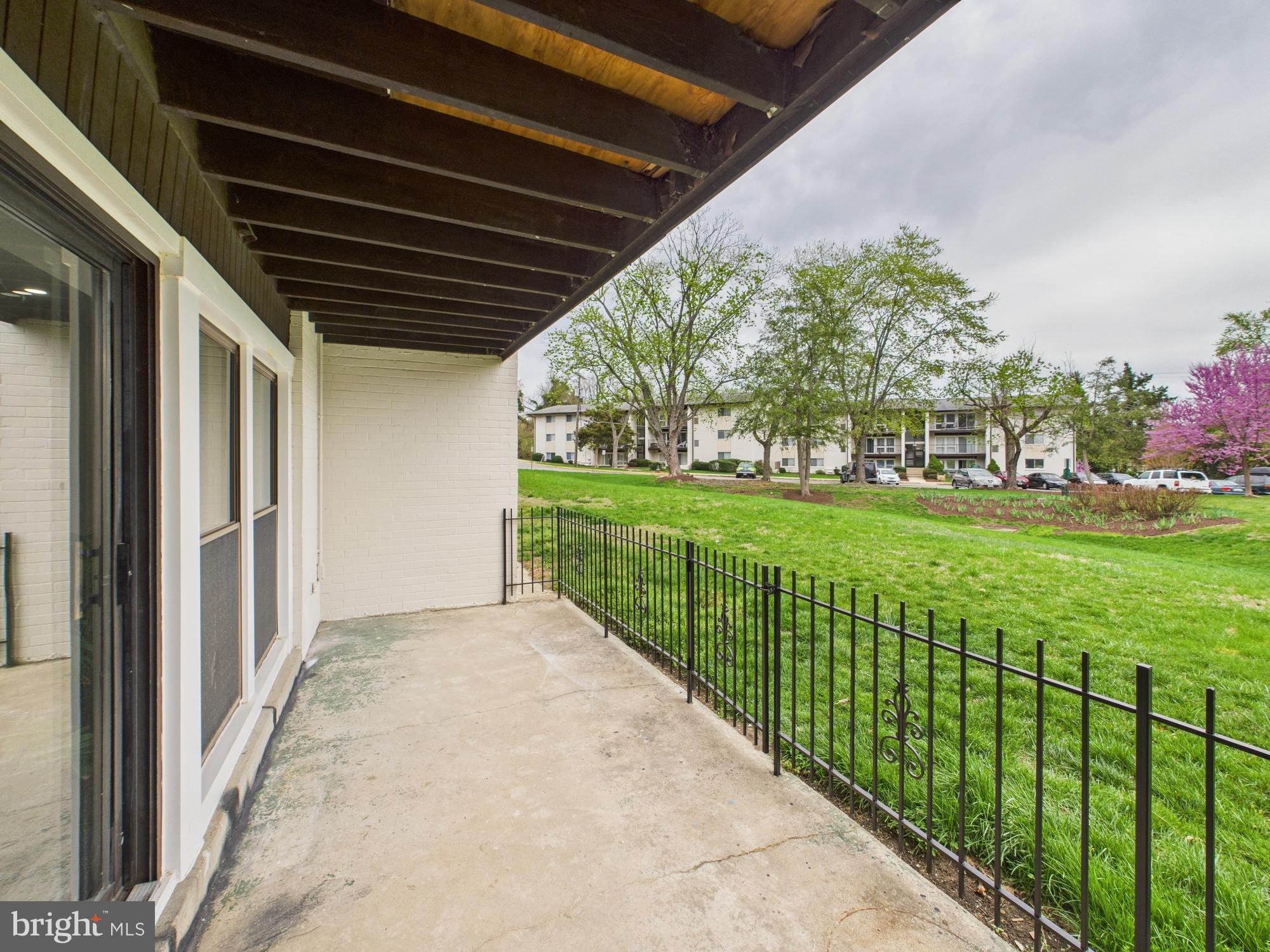 HUNTCREST CONDOMINIUM - Residential