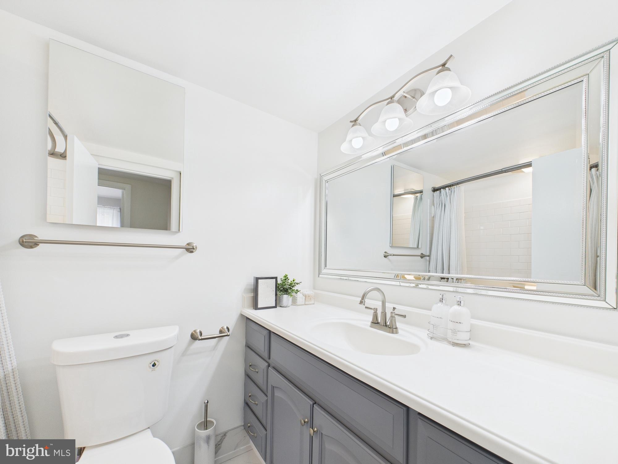 HUNTCREST CONDOMINIUM - Residential