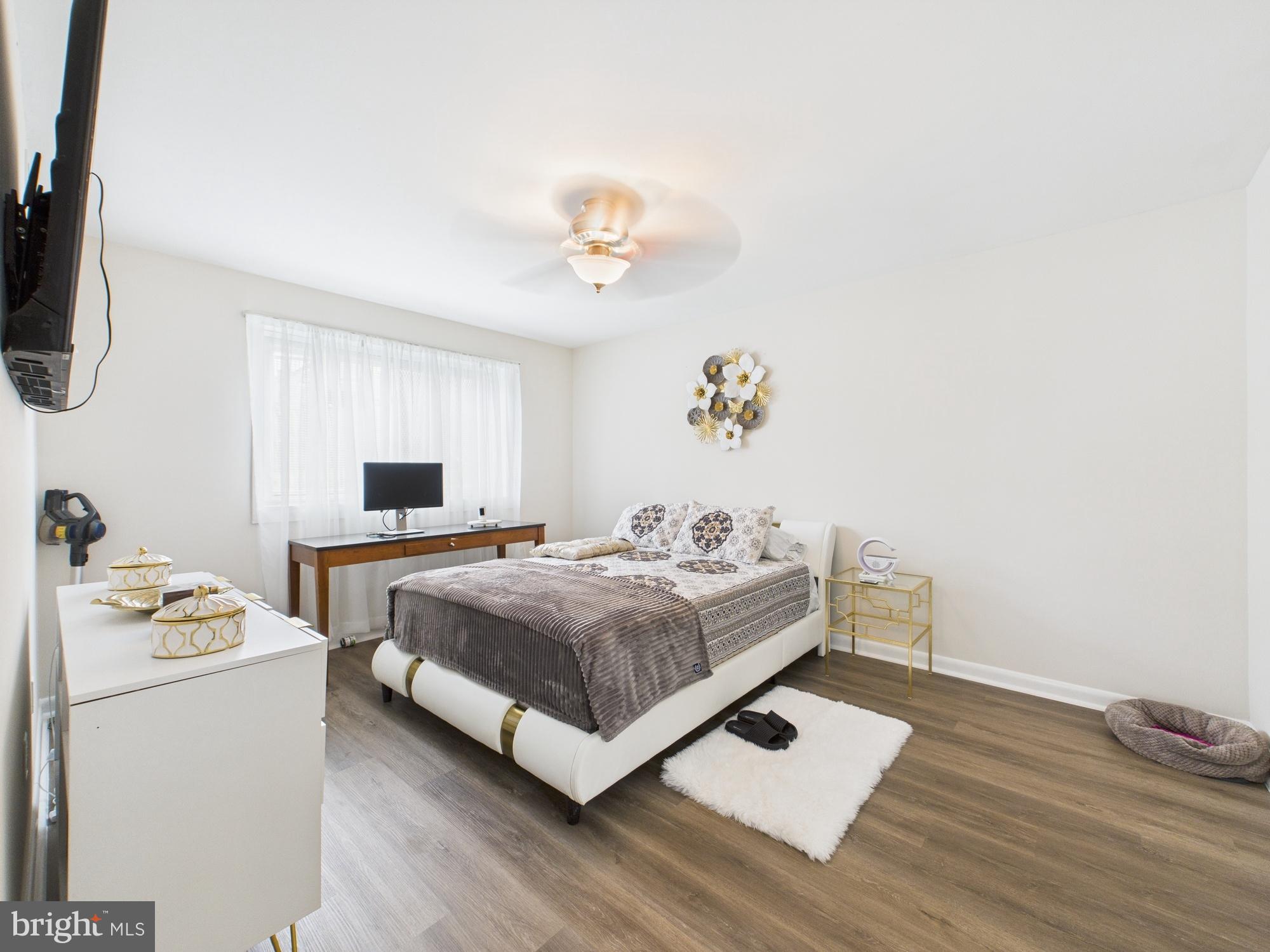 HUNTCREST CONDOMINIUM - Residential