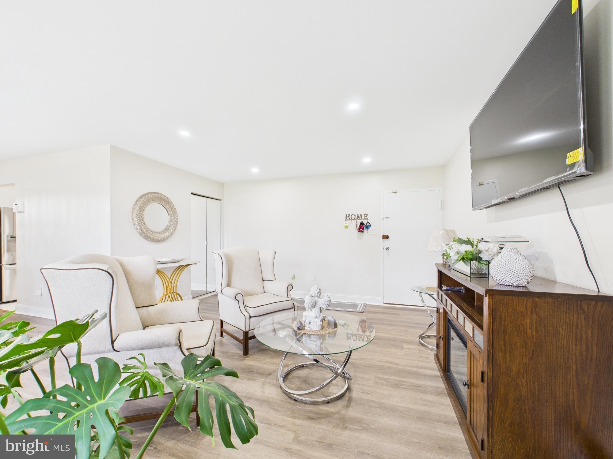 HUNTCREST CONDOMINIUM - Residential