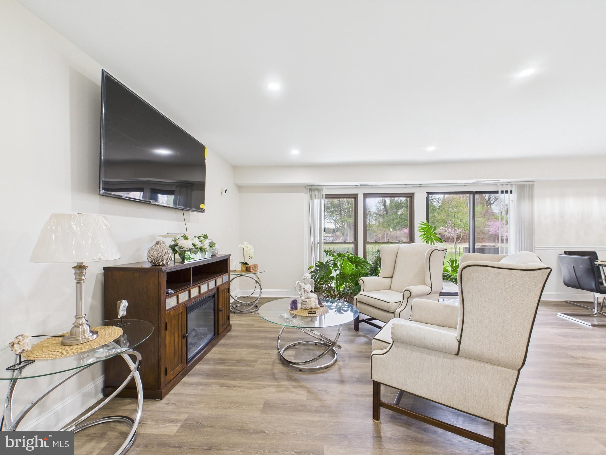 HUNTCREST CONDOMINIUM - Residential